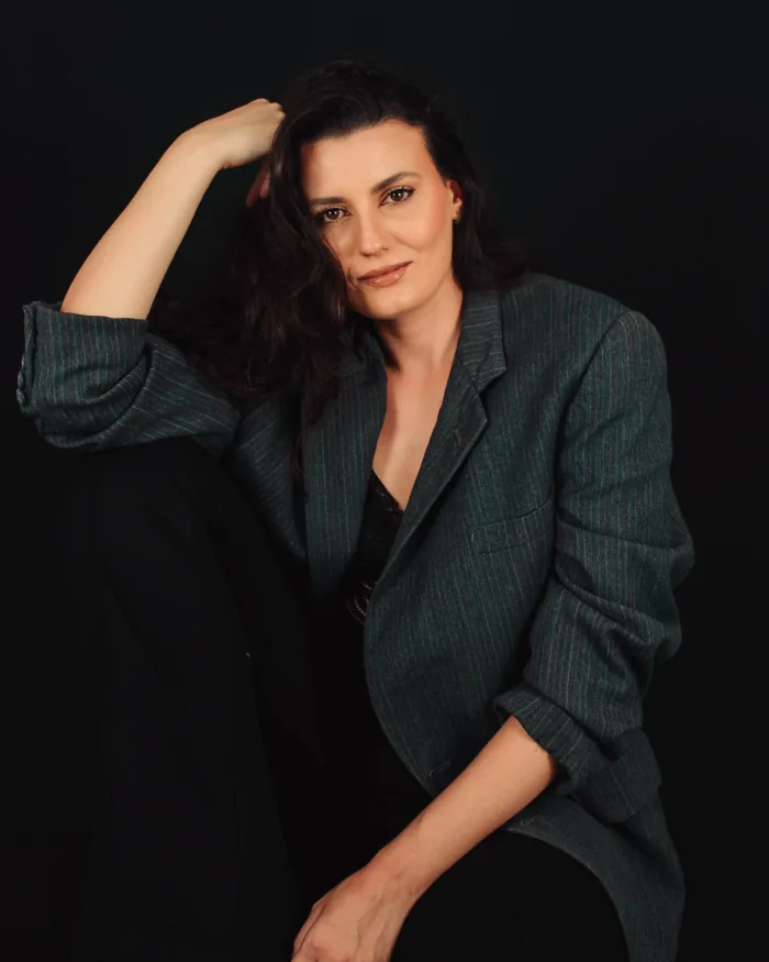 Retrato da maquiadora Vitória Borel